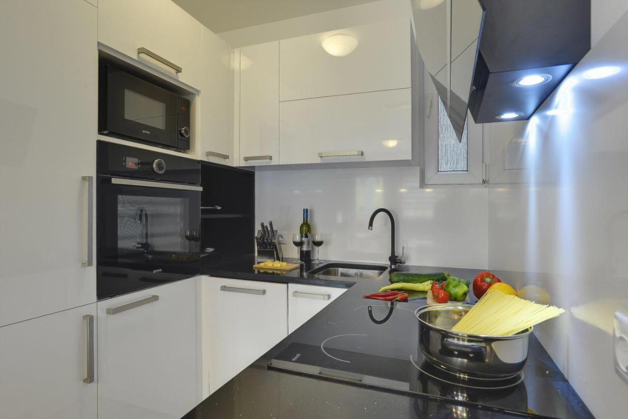 Black & White Apartman